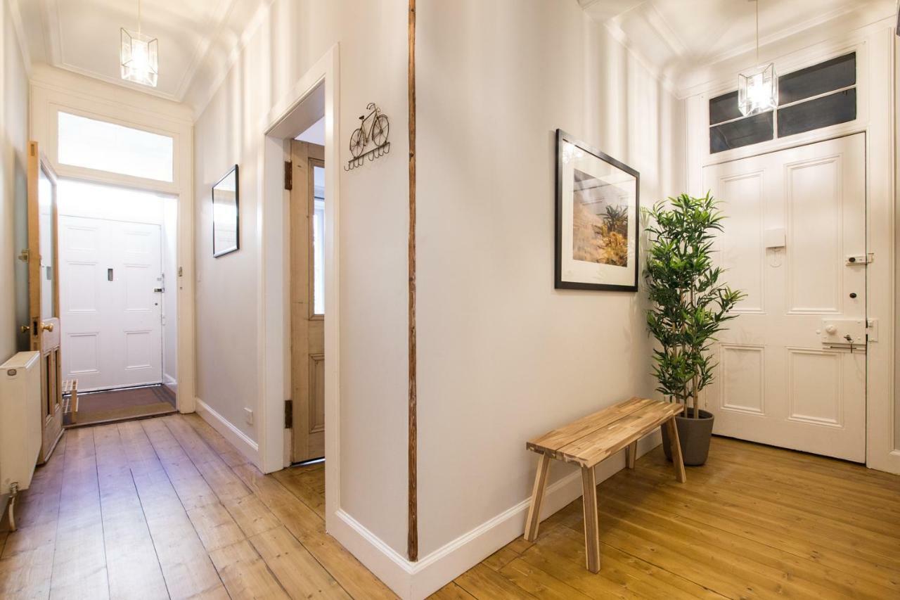Beautiful, Traditional 2 Bedroom Main Door Flat Édimbourg