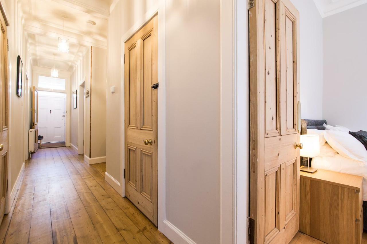 Beautiful, Traditional 2 Bedroom Main Door Flat Appartement Édimbourg