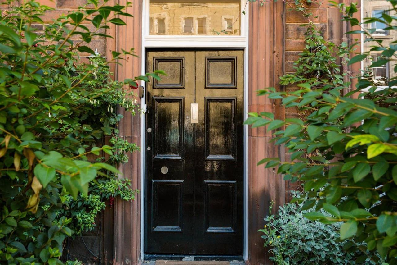 Beautiful, Traditional 2 Bedroom Main Door Flat Appartement Edinburgh